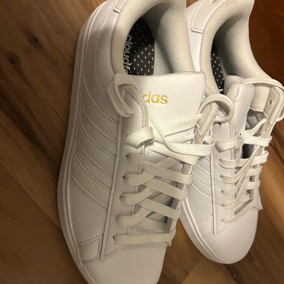 Adidas Grand Court 2.0 Womens size 8  White Cloudfoam Cushion Comfort Sneakers - Picture 1 of 6